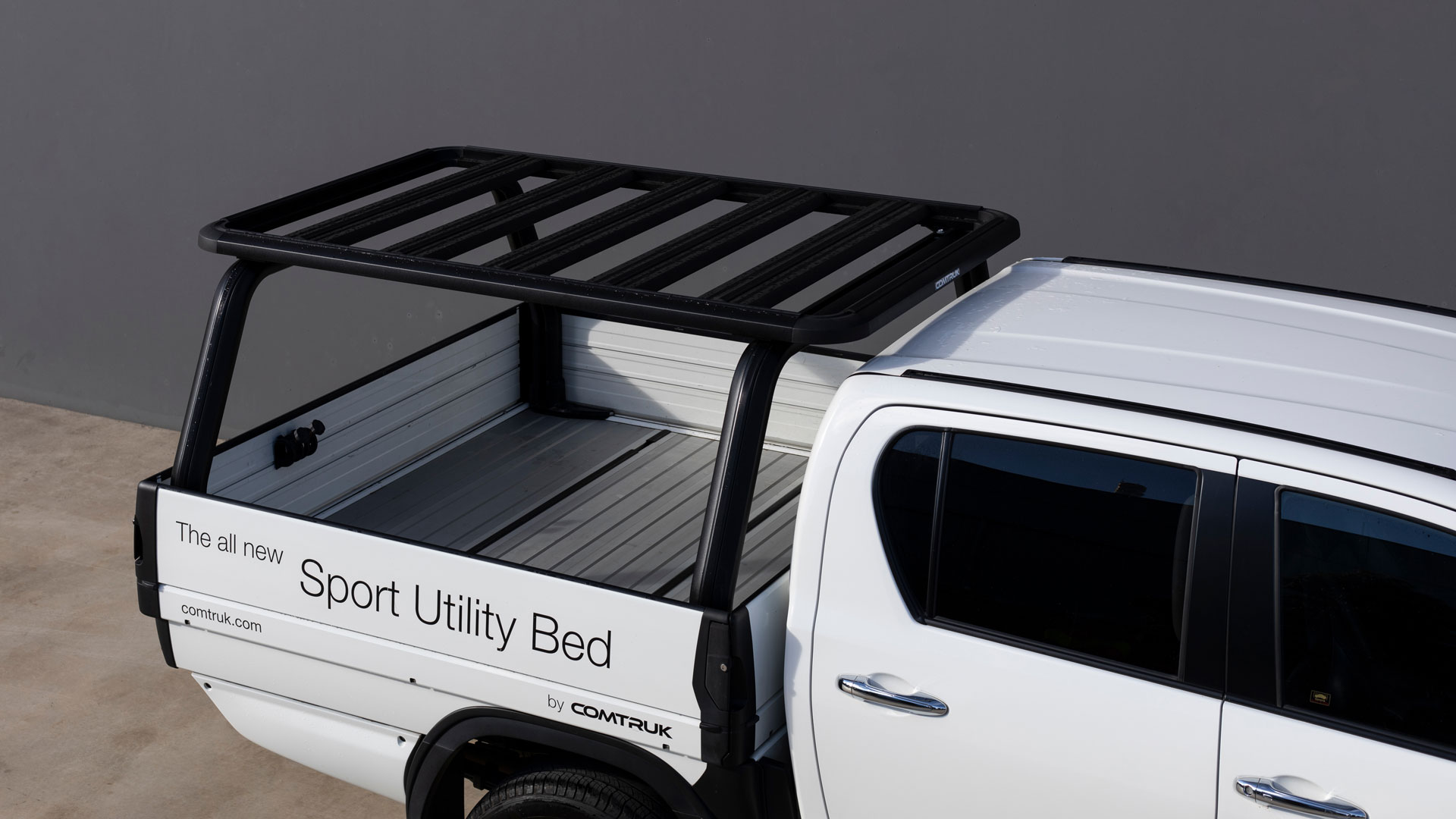 SUB and HD150 platform rack on Toyota HiLux